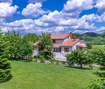 Apartmani Antonio Motovun Exterior photo